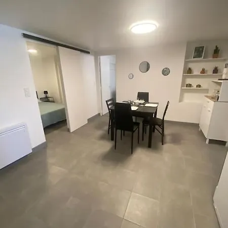 Apartment T2 Jusqu'a 4 Personnes *